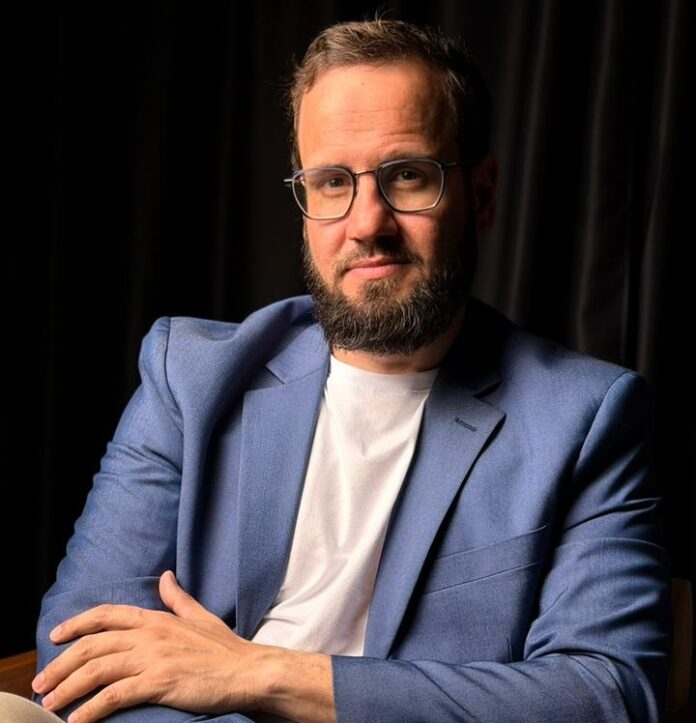 Paulo Brenha Paulo Brenha