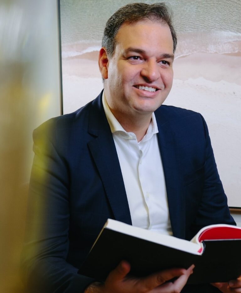 Cirurgião vascular de Florianópolis explica os avanços no tratamento de lipedema e varizes.