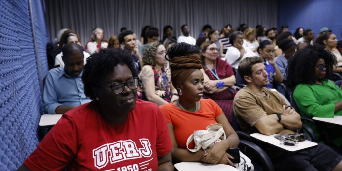 Cotas raciais da Uerj completam 22 anos e mudam trajetórias Cotas raciais da Uerj completam 22 anos e mudam trajetórias de vida