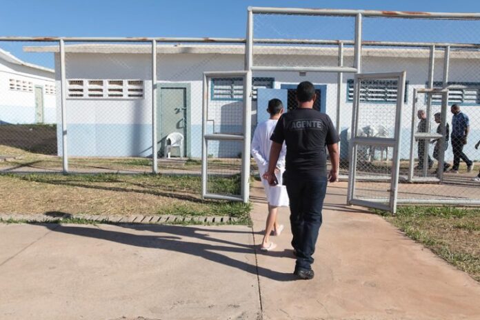 Segurança - geral - Unidade de Internação de Santa Maria-DF - Agente socioeducativo - criança e adolescente em conflito com a lei