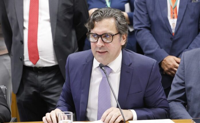 Comissão Mista de Orçamento aprova relatório preliminar do Orçamento de Reunião de Líderes. Dep. Isnaldo Bulhões Jr. (MDB - AL)