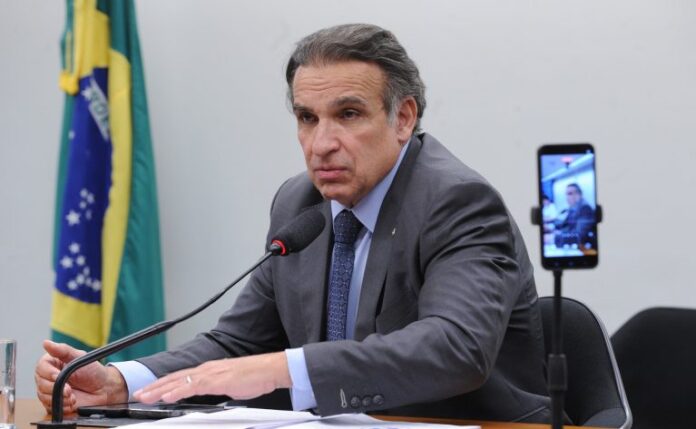 Auxílio Gás do Povo é tema de audiência pública nesta Audiência Pública - Política Nacional de Atendimento às Pessoas com Fibromialgia. Dep. Hugo Leal (PSD - RJ)