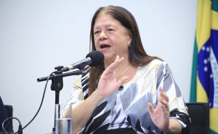 Comissão aprova projeto que garante segurança a conselheiros tutelares - Intercâmbio Legislativo – Evento de lançamento. Dep. Laura Carneiro (PSD - RJ)