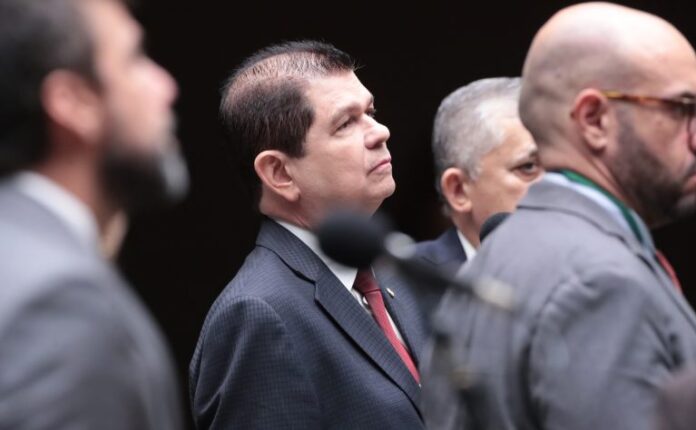 Câmara aprova texto-base com regras para o IBS previsto na Discussão e votação de propostas legislativas. Dep. Mauro Benevides Filho (PDT-CE)