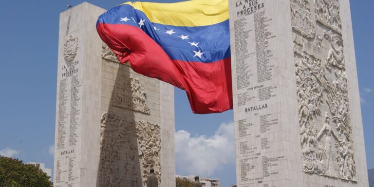 Agência dos EUA teria atacado instalação portuária da Venezuela