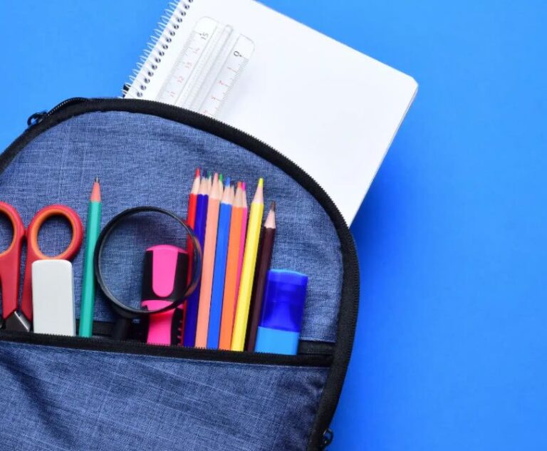 Como fica o pagamento de material escolar e matrícula para quem já recebe pensão alimentícia?