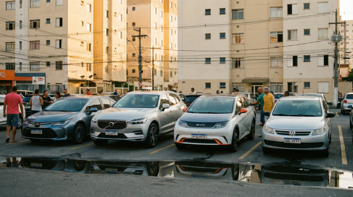 SUV elétrico ou híbrido plug-in? Entenda o que muda na SUV elétrico ou híbrido plug-in? Entenda qual diferença e qual faz mais sentido no trânsito Brasileiro