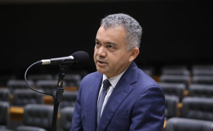 Comissão aprova medidas de proteção para pessoas idosas contra fraudes Votação de propostas legislativas. Dep. Cleber Verde (MDB-MA)