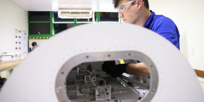 Estados terão que abrir 600 mil vagas para abater dívida Estados terão que abrir 600 mil vagas para abater dívida com União