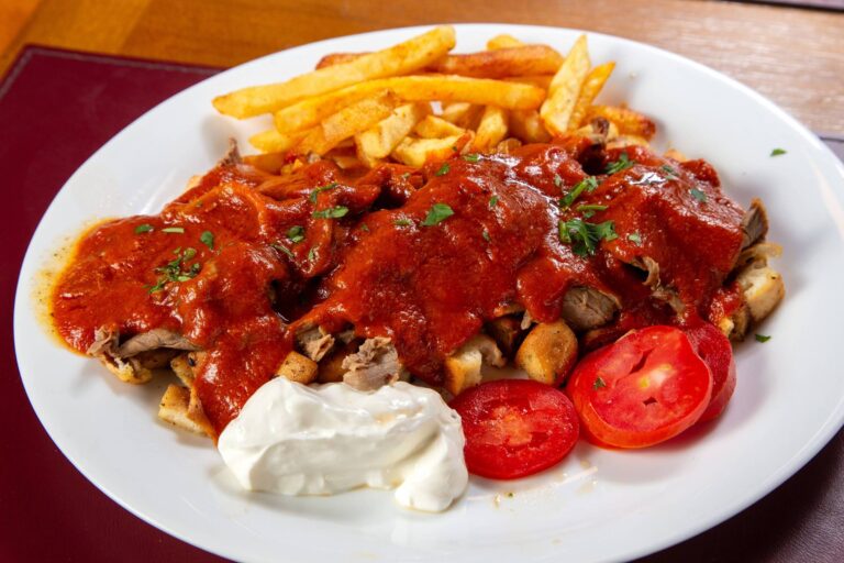 Guia dá desconto em restaurantes de imigrantes em SP - 22/02/2026 - Restaurantes