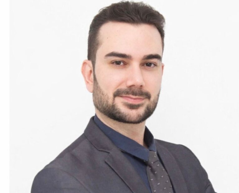 Afeto em fragmentos: a escrita sensível de Manoel Valente Figueiredo Neto transforma memória em movimento