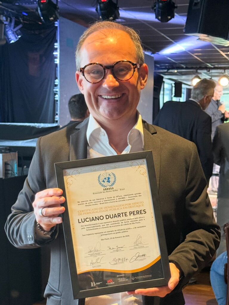 CEO da Vivax TV, Luciano Peres é homenageado pela ANUBRA e consolida protagonismo nacional na comunicação e no desenvolvimento econômico