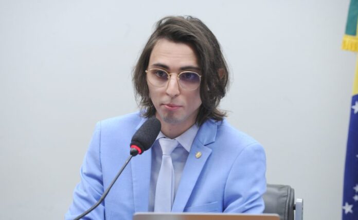 Projeto cria cadastro nacional de empresas reincidentes em reclamações - Audiência Pública - Plano de combate às queimadas, à fumaça tóxica e à estiagem nos rios Amazonas. Dep. Amom Mandel (CIDADANIA-AM)