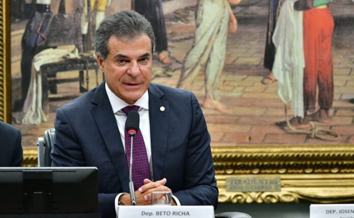 Instalação da comissão e eleição de presidente e vice-presidentes. Dep. Beto Richa (PSDB - PR)