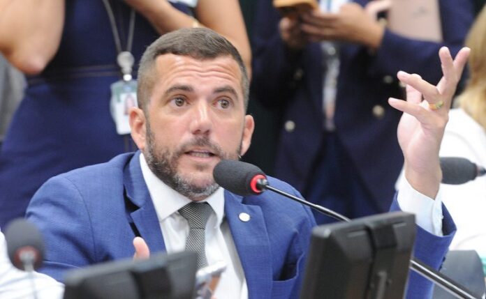 Discussão e votação de propostas legislativas. Dep. Carlos Jordy (PL - RJ)