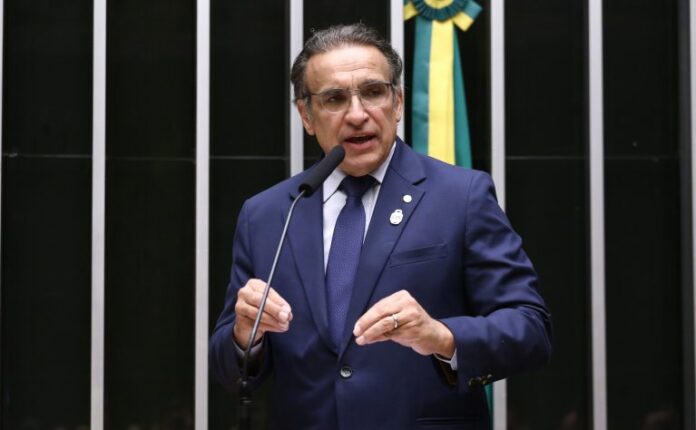 Discussão e votação de propostas legislativas. Dep. Hugo Leal (PSD - RJ)