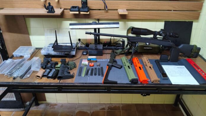 Operação desmantela grupo que vendia armas feitas em impressoras 3D Operação desmantela grupo que vendia armas feitas em impressoras 3D