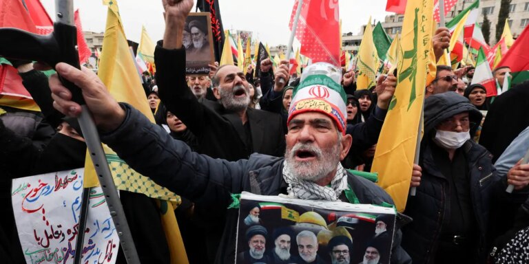Em Teerã, manifestantes vão às ruas protestar contra Israel