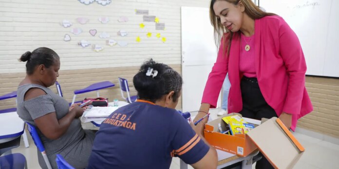 Plataforma do MEC facilita volta de jovens e adultos ao Plataforma do MEC facilita volta de jovens e adultos ao ensino público
