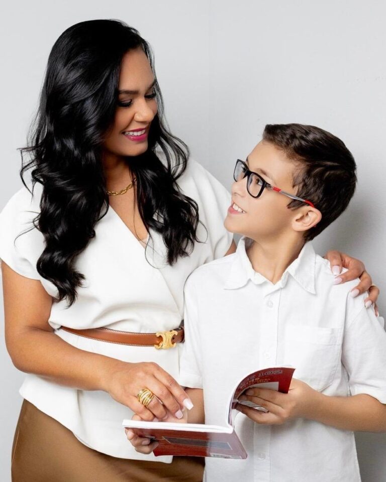 Cada criança é um gênio em construção. Minha missão é criar ambientes de aprendizagem que unam ciência, propósito e humanidade”, afirma a autora.