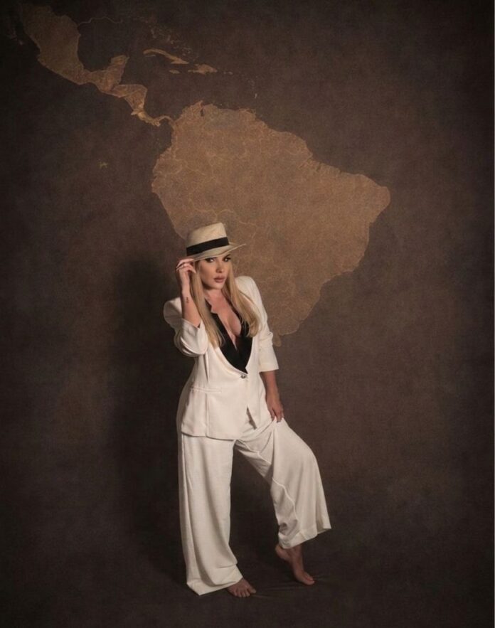 En un momento en que la industria global busca nuevas matrices culturales para alimentar el entretenimiento y la economía creativa, ejecutivos latinoamericanos comienzan a estructurar una nueva etapa de exportación de narrativas. Entre ellos se encuentra la brasileña Daniella Lemos, quien defiende a Brasil como uno de los territorios culturales más potentes, y aún subexplorados, del mundo.