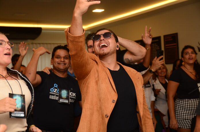 WhatsApp Image 2026-03-02 at 9.58.49 AM Não há hora e nem lugar para fazer história. Essa é a premissa que voltou a ganhar força dentro do Grupo Ozonteck, conhecido por romper padrões e promover experiências que vão além do convencional.