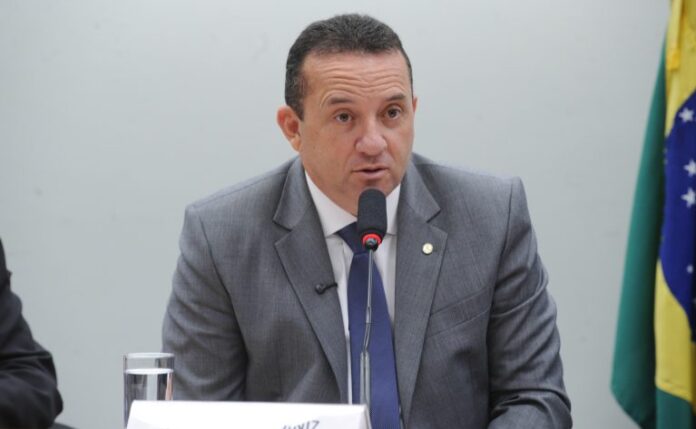 Comissão aprova acesso preferencial de jovens vítimas de violência ao Audiência Pública – Ações da Casa de Governo de Roraima contra o Garimpo Ilegal. Dep. Pastor Diniz (UNIÃO-RR)