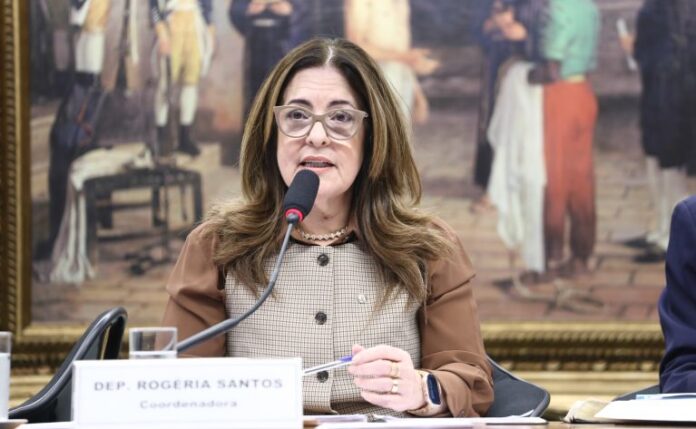 Apresentação do relatório final. Dep. Rogéria Santos (REPUBLICANOS-BA)