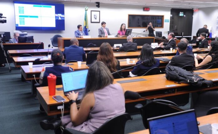 Audiência Pública - Incidentes com passageiros indisciplinados em voos comerciais.