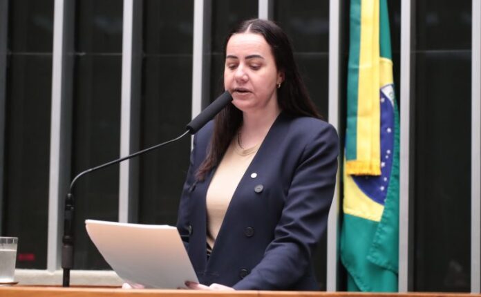 Câmara aprova aumento de pena para lesão corporal grave contra Discussão e votação de propostas legislativas. Dep. Franciane Bayer (REPUBLICANOS - RS)