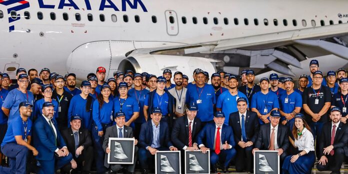Latam incorpora na frota os primeiros aviões da Embraer Latam incorpora na frota os primeiros aviões da Embraer