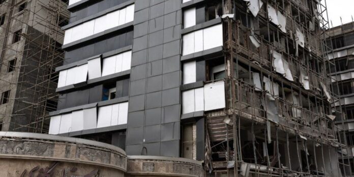 Novos ataques aéreos atingem Irã e Israel; Irã nega negociação Novos ataques aéreos atingem Irã e Israel; Irã nega negociação com EUA