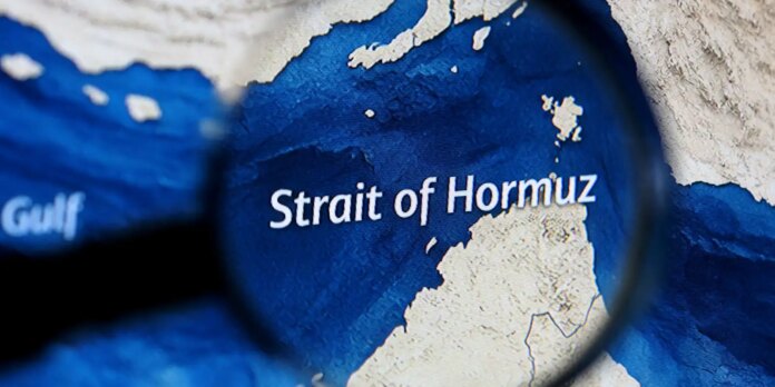 EUA iniciam bloqueio naval ao Estreito de Ormuz EUA iniciam bloqueio naval ao Estreito de Ormuz