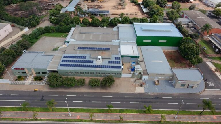 Crescimento Sustentado, Diversificação Estratégica e o Teste da Governança em um Setor Sob Alta Regulação