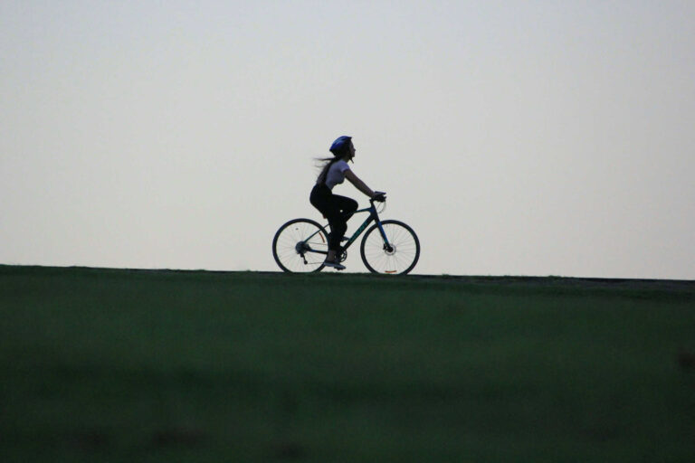 Por que nunca esquecemos como andar de bicicleta?