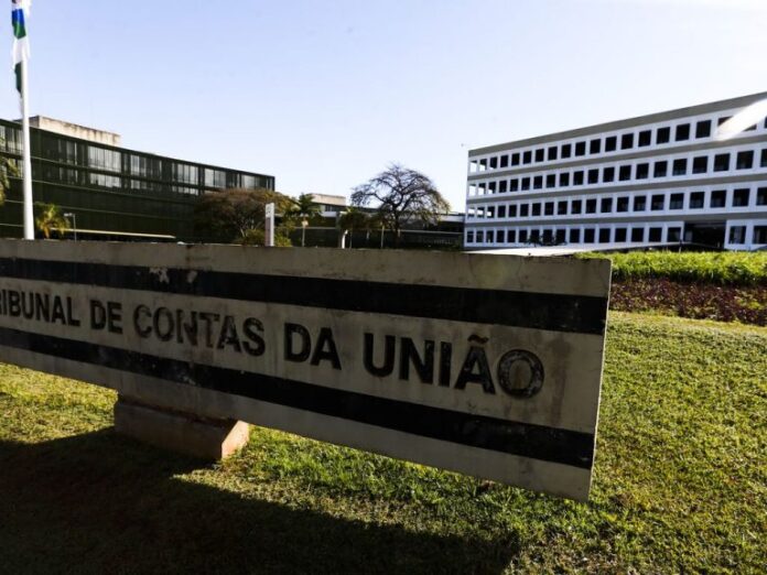 Comissão debate guia de boas práticas em contratações públicas de Sede do Tribunal de Contas da União