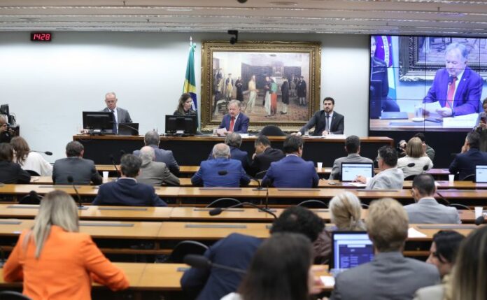 Comissão aprova sete candidatos ao TCU; votação secreta no Plenário Apreciação das indicações de autoridades para preenchimento de cargo de Ministro do Tribunal de Contas da União – TCU.