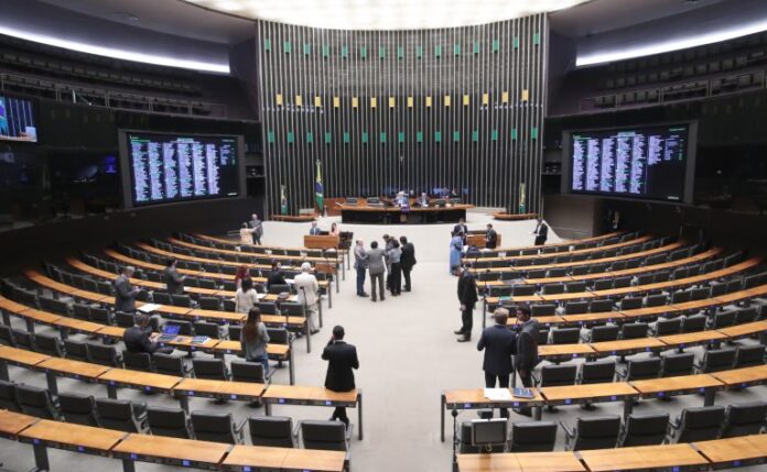 Discussão e votação de propostas legislativas