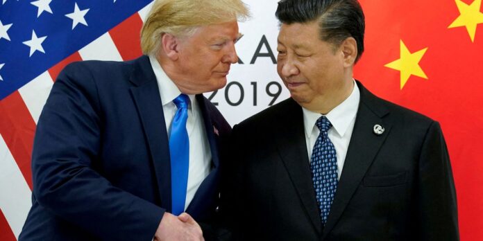 Donald Trump desembarca na China para encontro com Xi Jinping Donald Trump desembarca na China para encontro com Xi Jinping