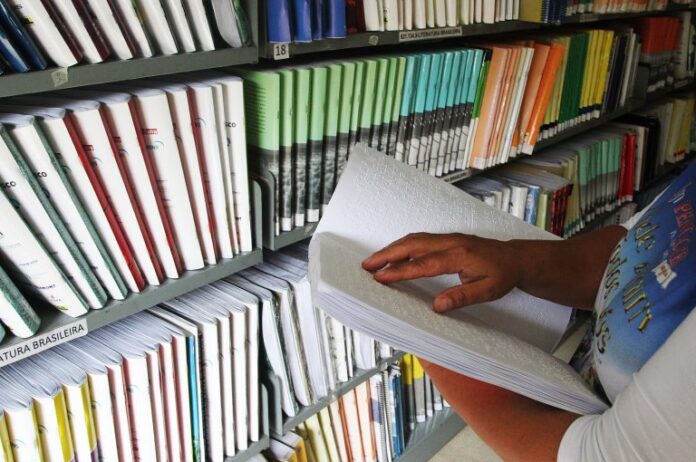 Comissão debate atraso na entrega de livros em braile para Direitos Humanos - deficiente - cegos braile leitura livros acessibilidade cultura biblioteca