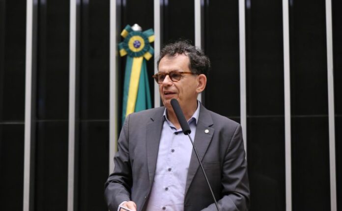 Comissão aprova cota de 5% para pessoas com deficiência em Homenagem ao Dia Mundial do Livro. Dep. Reimont (PT-RJ)