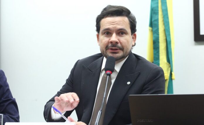 Comissão aprova projeto que acelera a venda de bens apreendidos Discussão e votação de propostas legislativas. Dep. Capitão Alberto Neto (PL - AM)