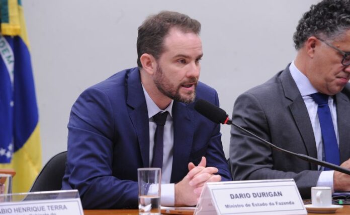 Ministro da Fazenda defende fim da jornada 6x1 em debate Audiência Pública - Aspectos econômicos sobre a redução da jornada de trabalho. Ministro da Fazenda, Dario Durigan