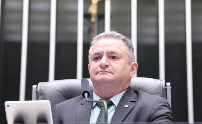 Câmara aprova urgência para projetos sobre tornozeleira eletrônica e merenda Discussão e votação de propostas legislativas. Dep. Prof. Reginaldo Veras (PV - DF)