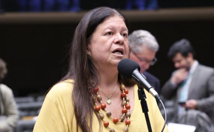 Comissão aprova gratuidade em competições esportivas para jovens de baixa Discussão e Votação de propostas legislativas. Dep. Laura Carneiro (PSD - RJ)