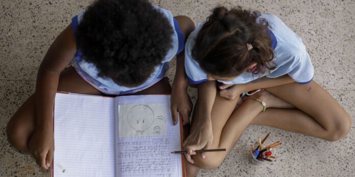 Metade dos estudantes não vê debate antirracista na escola, diz Metade dos estudantes não vê debate antirracista na escola, diz estudo