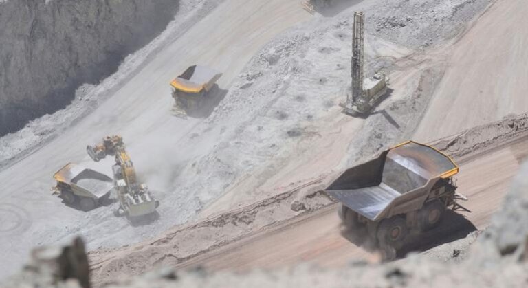 Alta demanda por minerais críticos está remodelando comércio global, diz agência