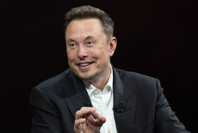 Neste momento, Elon Musk não é mais trilionário Neste momento, Elon Musk não é mais trilionário