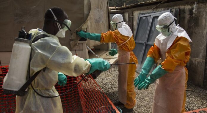 Campanhas de desinformação afetam combate ao vírus ebola Campanhas de desinformação afetam combate ao vírus ebola