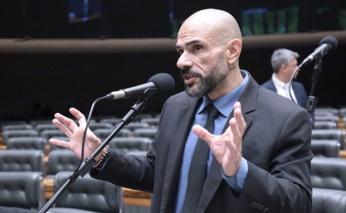 Comissão aprova regras para aumentar proteção de motoristas de aplicativo Discussão e votação de propostas legislativas. Dep. Sargento Portugal (PODE - RJ)